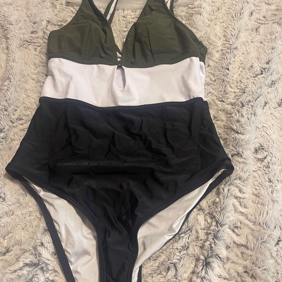 Women Bathing Suits - Picture 5 of 11